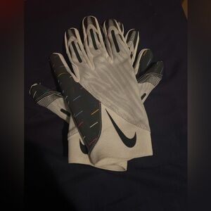 Nike vapor football gloves